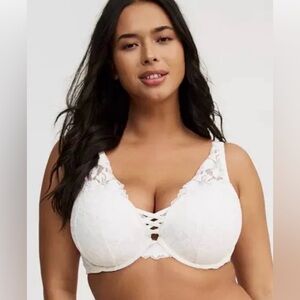 Torrid XO plunge push up White Lace Bra
